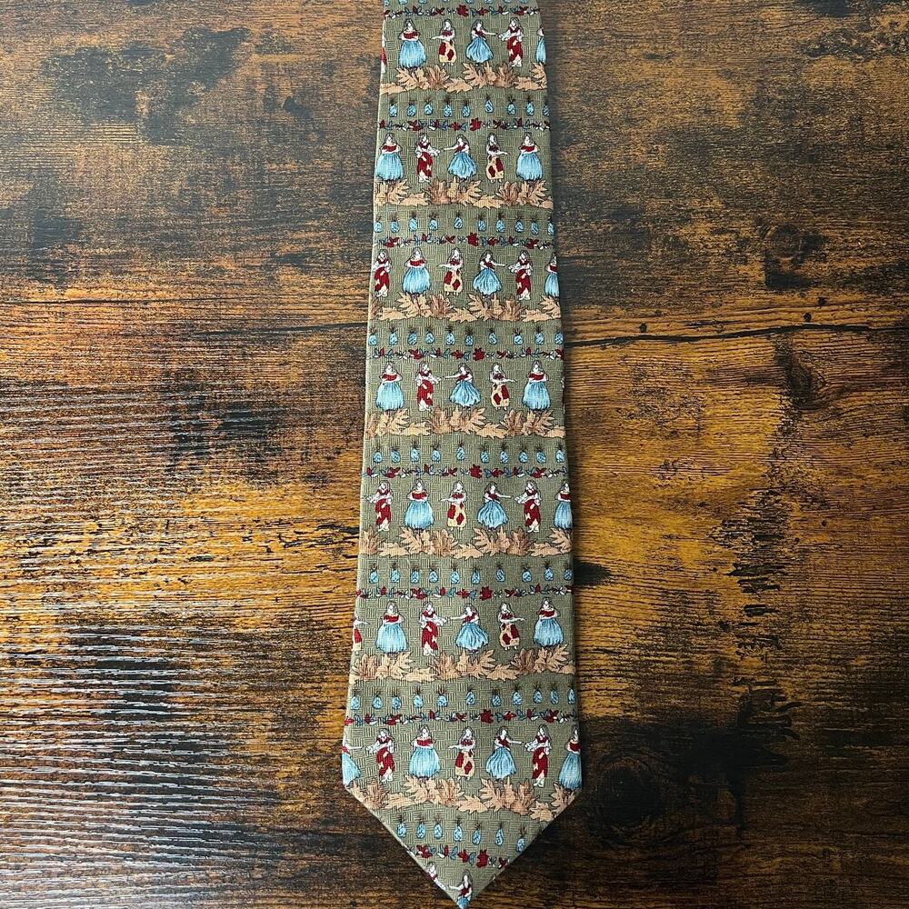 Croft & Borrow Luau Tiki Necktie Hawaii Hula Dancers‎ 100% Silk Tie Made in USA